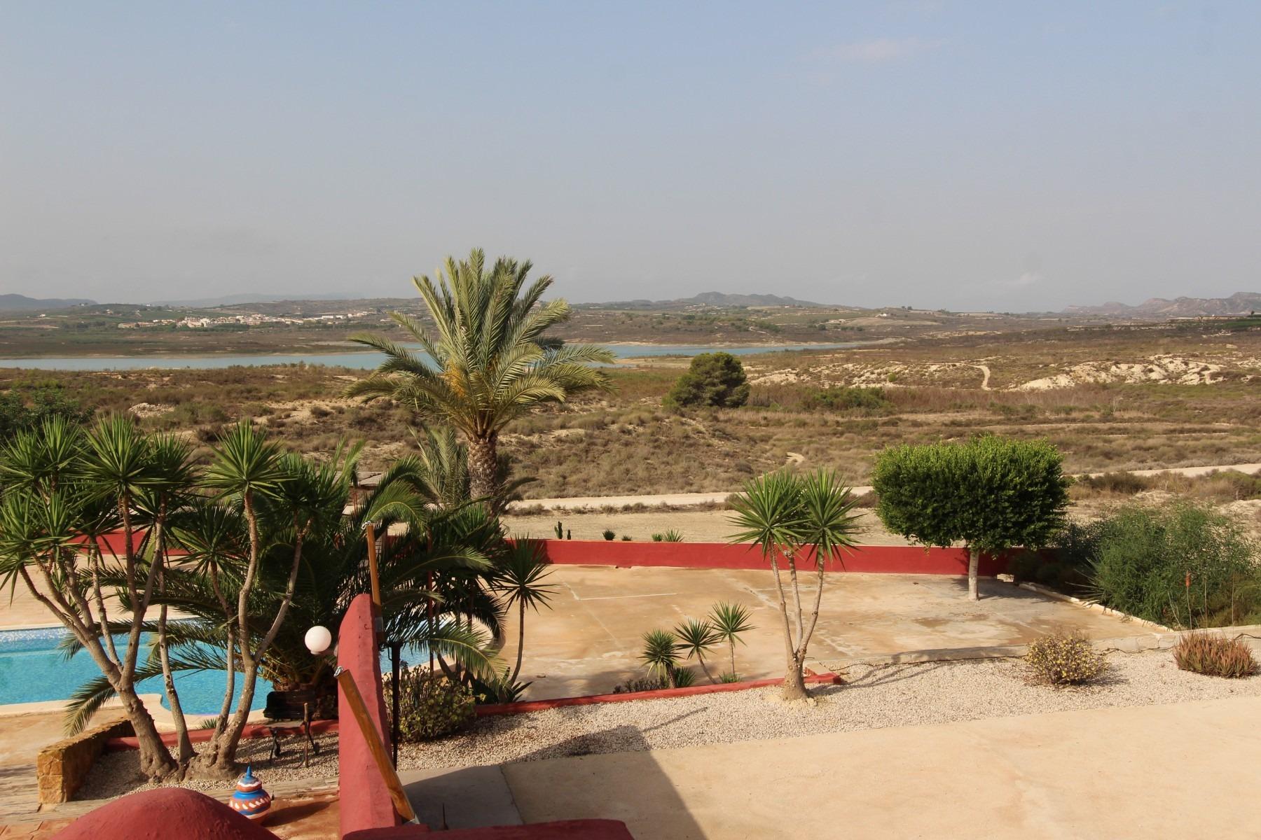 Huvila San Miguel de Salinas, Alicante, Espanja 4 makuuhuonetta,  No. 80190