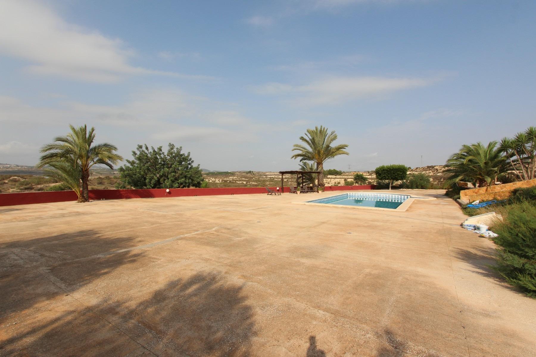 Huvila San Miguel de Salinas, Alicante, Espanja 4 makuuhuonetta,  No. 80190