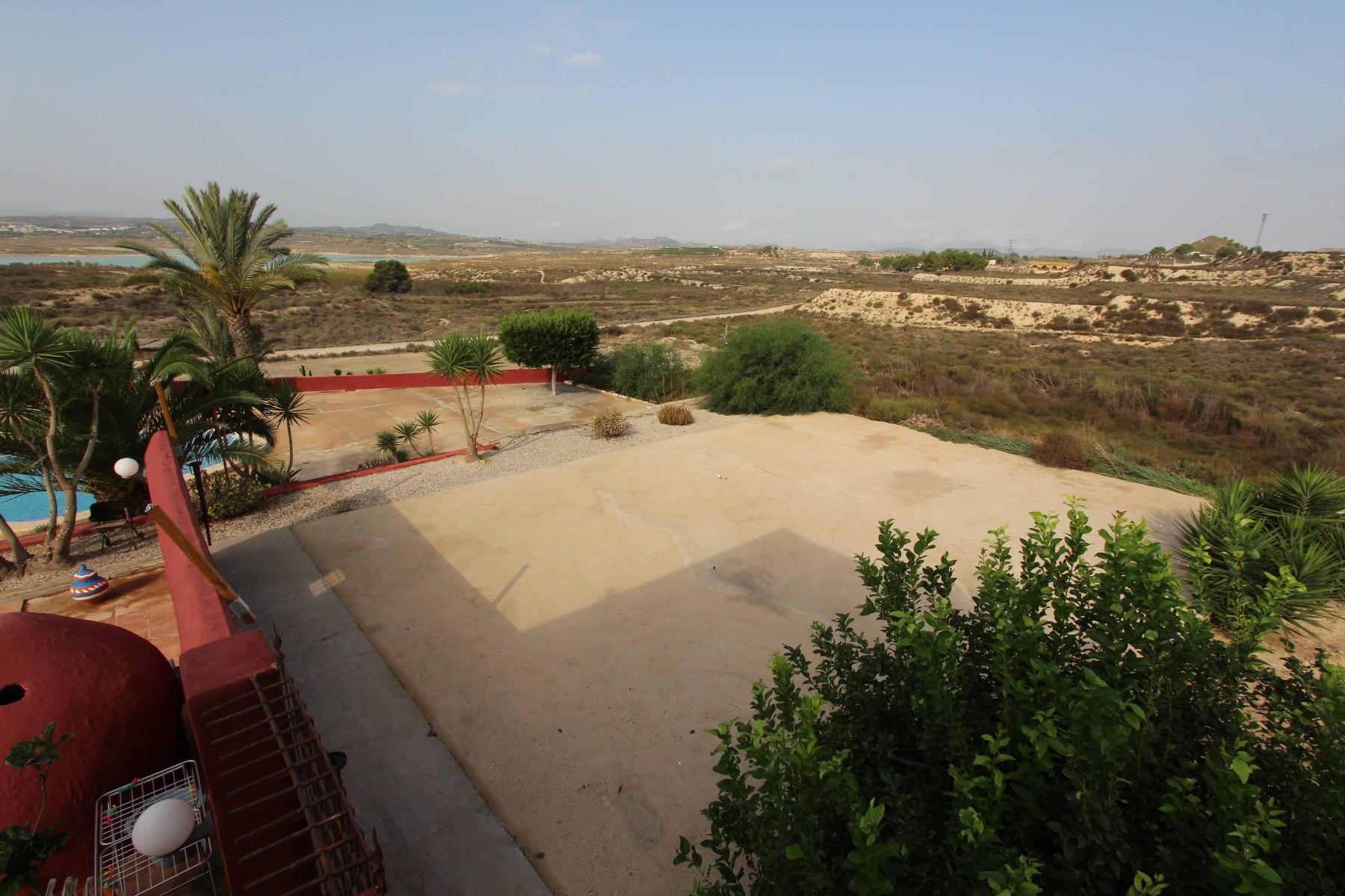 Huvila San Miguel de Salinas, Alicante, Espanja 4 makuuhuonetta,  No. 80190