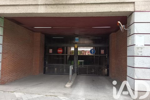 Garage in Madrid, Spanien 13 m2 Nr. 185057