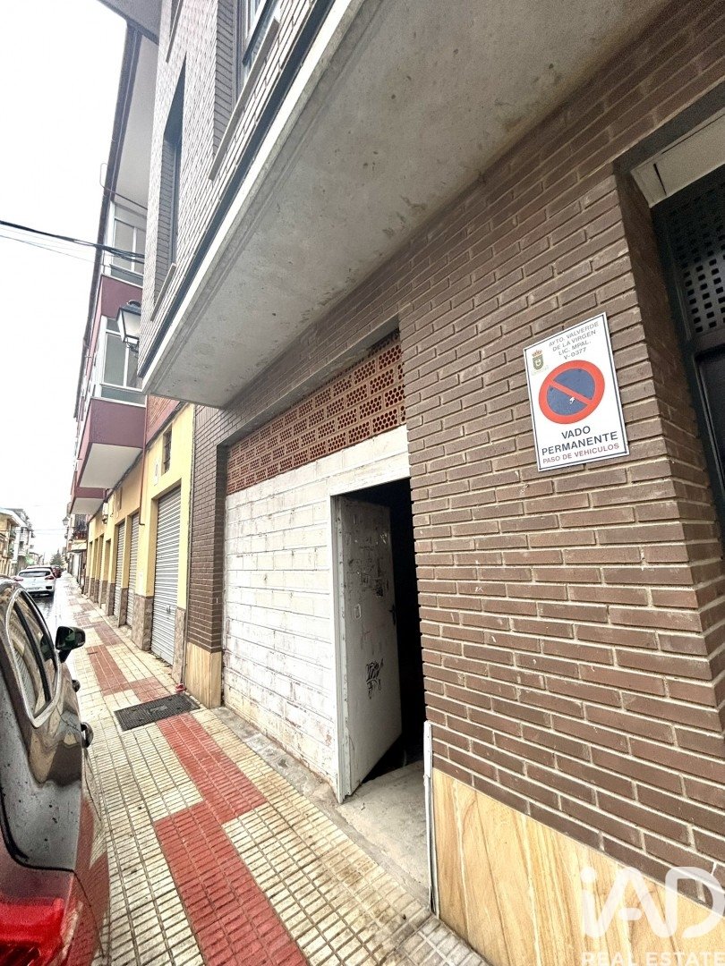 Commercial property à La Virgen del Camino, Leon, Espagne 131 m2 No. 185056