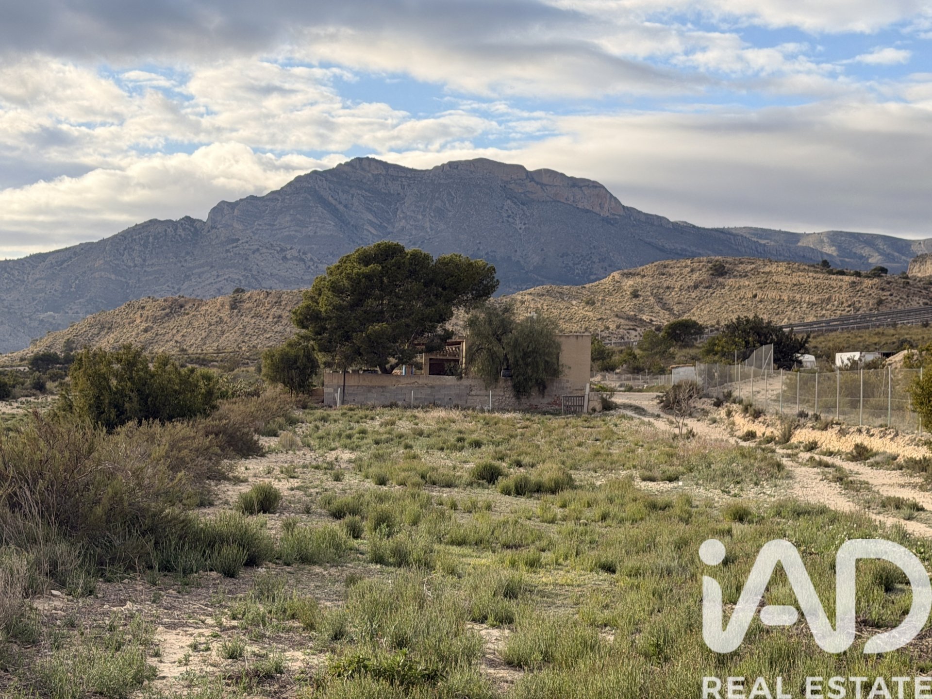 Terreno a Jijona, Alicante, Spagna 12216 mq. N° 185055
