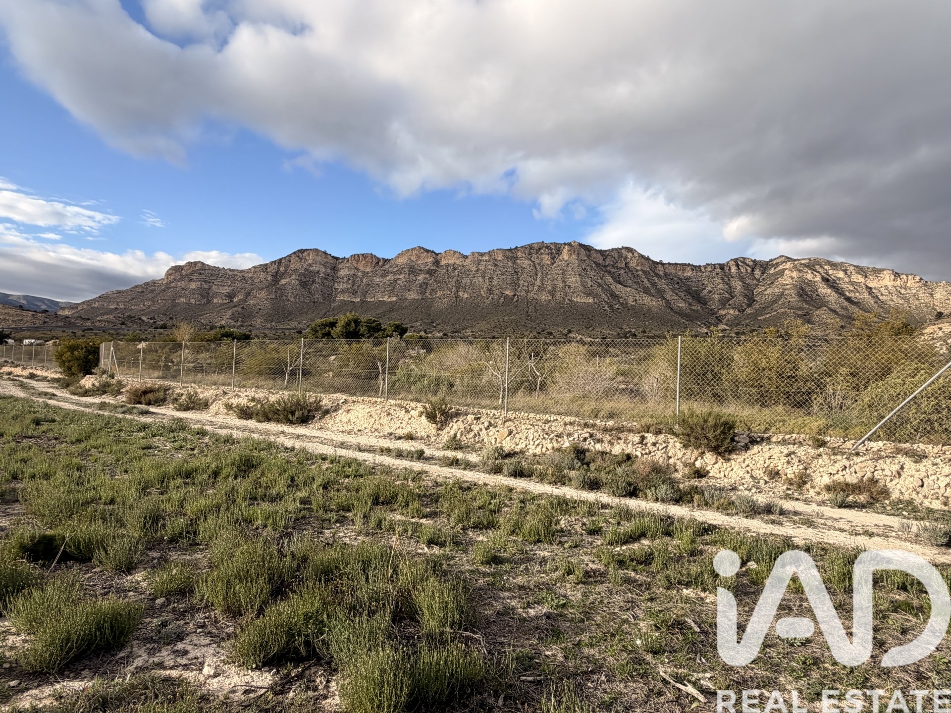 Terreno a Jijona, Alicante, Spagna 12216 mq. N° 185055