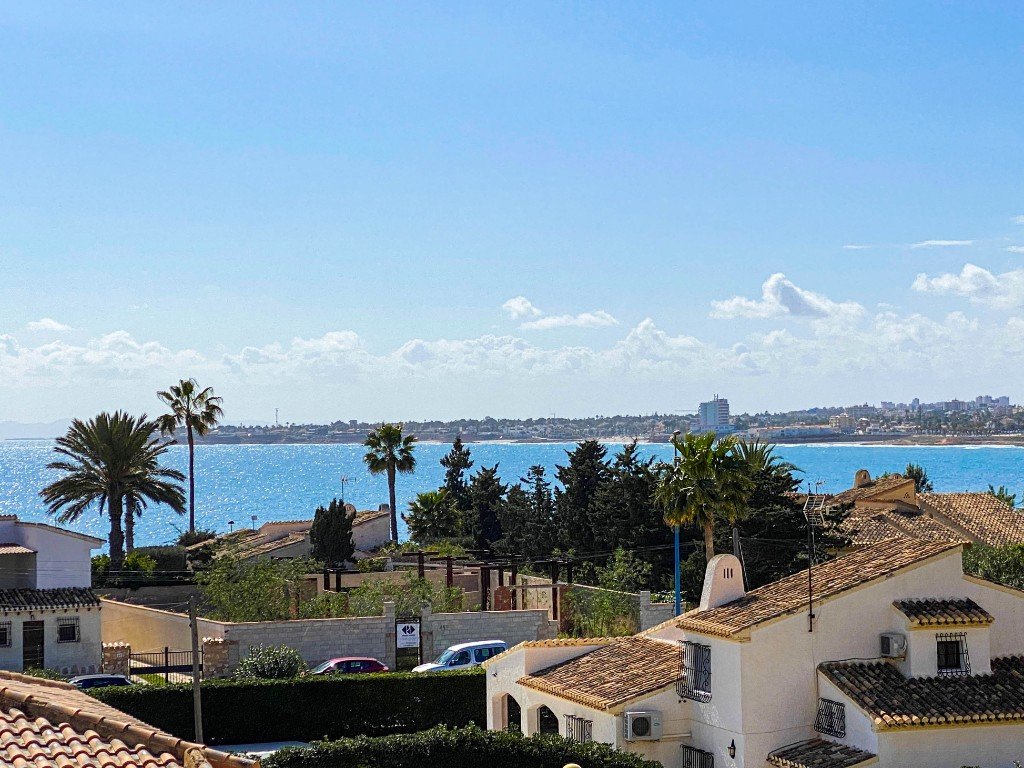 Appartamento a Punta Prima, Alicante, Spagna 3 camere da letto, 109 mq. N° 144821