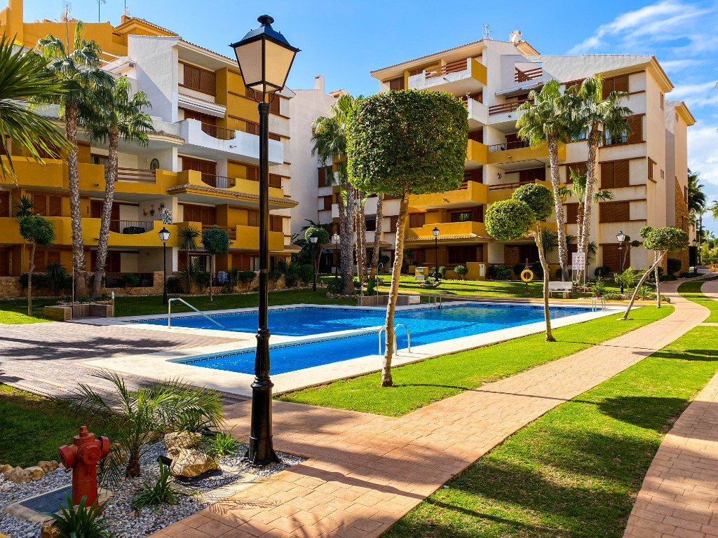 Appartamento a Punta Prima, Alicante, Spagna 3 camere da letto, 109 mq. N° 144821