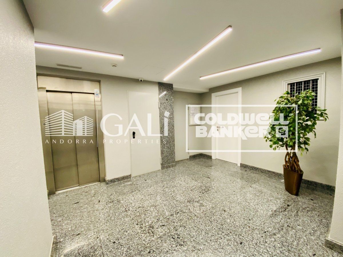 Kontor i Principado De Andorra (Ninguna Poblacion Tiene C.P.), Lleida, Spanien 100 kvm. Nr. 157505