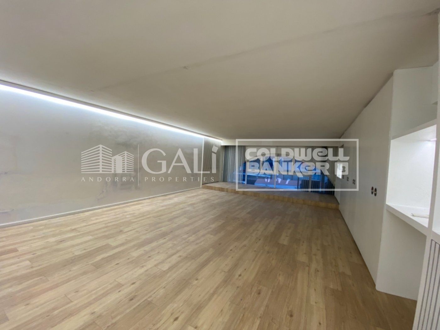 Kontor i Principado De Andorra (Ninguna Poblacion Tiene C.P.), Lleida, Spanien 100 kvm. Nr. 157505