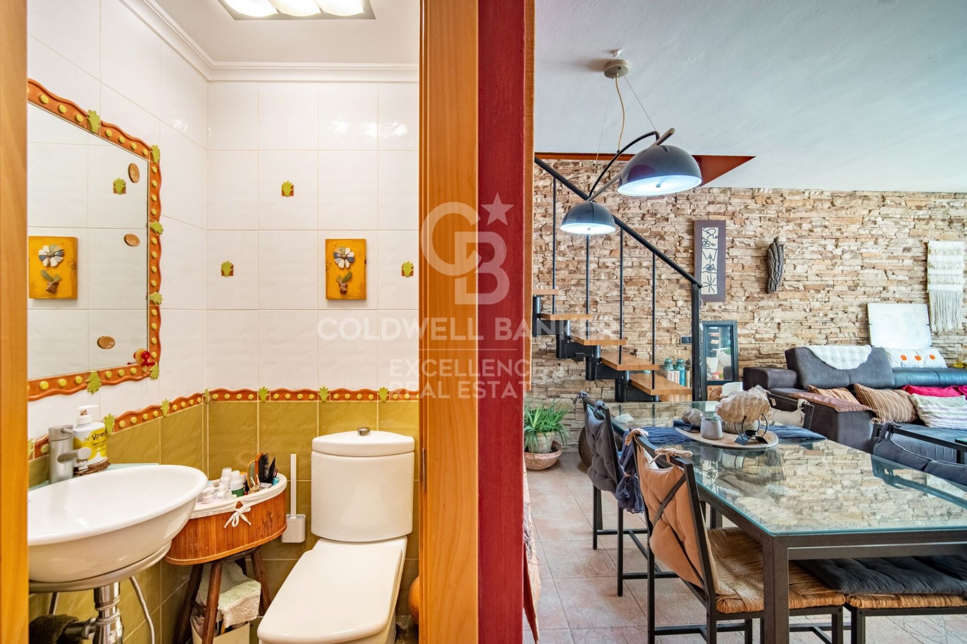 Tvåvåningslägenhet i Valencia, Spanien 3 sovrum, 141 kvm. Nr. 157501