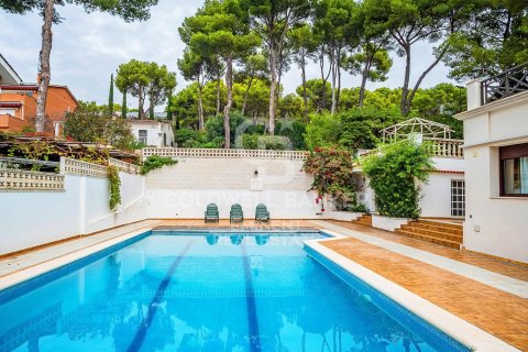 Casa a Castelldefels, Barcelona, Spagna 9 camere da letto, 650 mq. N° 157504