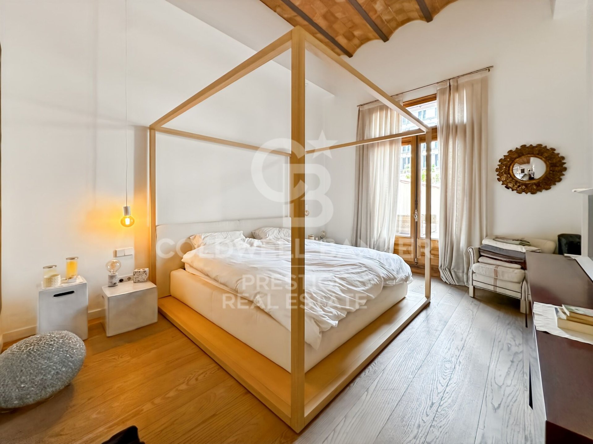 Apartament w Barcelona, Hiszpania 4 sypialnie, 200 mkw. nr 157502