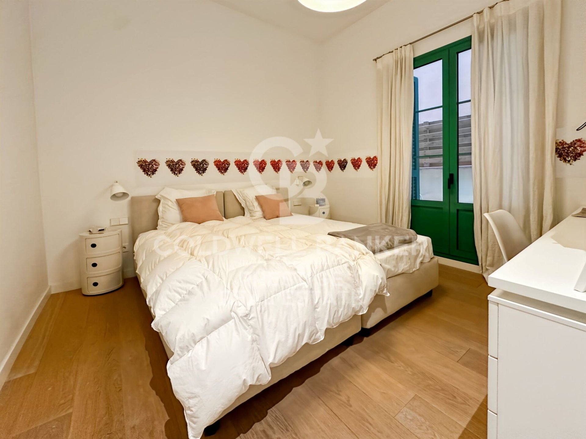 Apartament w Barcelona, Hiszpania 4 sypialnie, 200 mkw. nr 157502