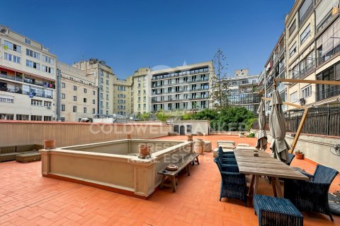 Huoneisto Barcelona, Espanja 4 makuuhuonetta, 200 m2 No. 157502