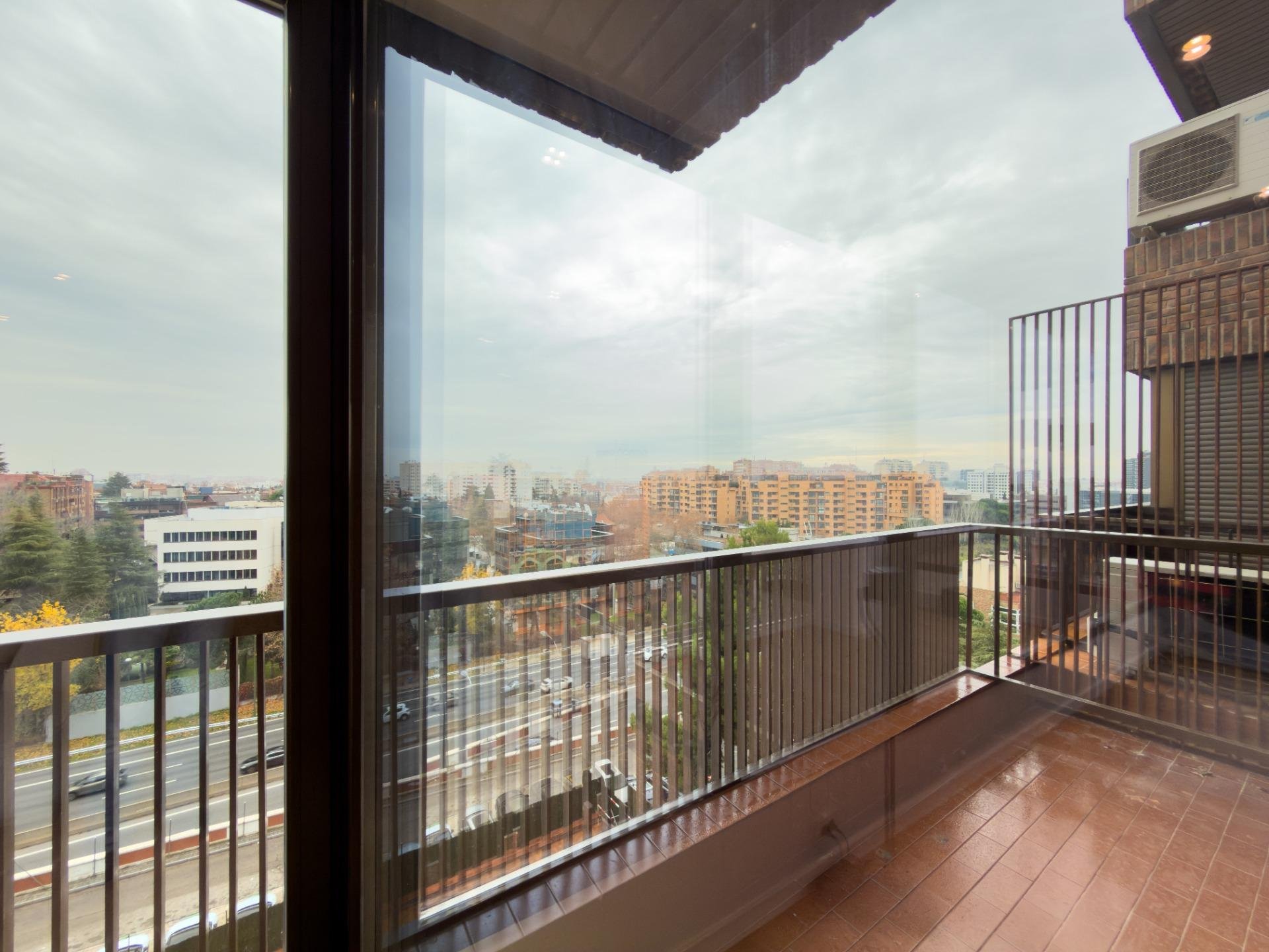 Apartment à Madrid, Espagne 3 chambres, 192 m2 No. 165824