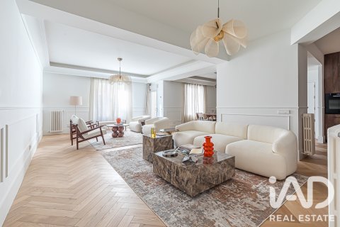 Apartment in Madrid, Spain 5 bedrooms, 287 sq.m. No. 188075