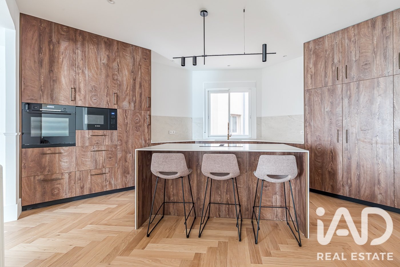 Huoneisto Madrid, Espanja 5 makuuhuonetta, 287 m2 No. 188075