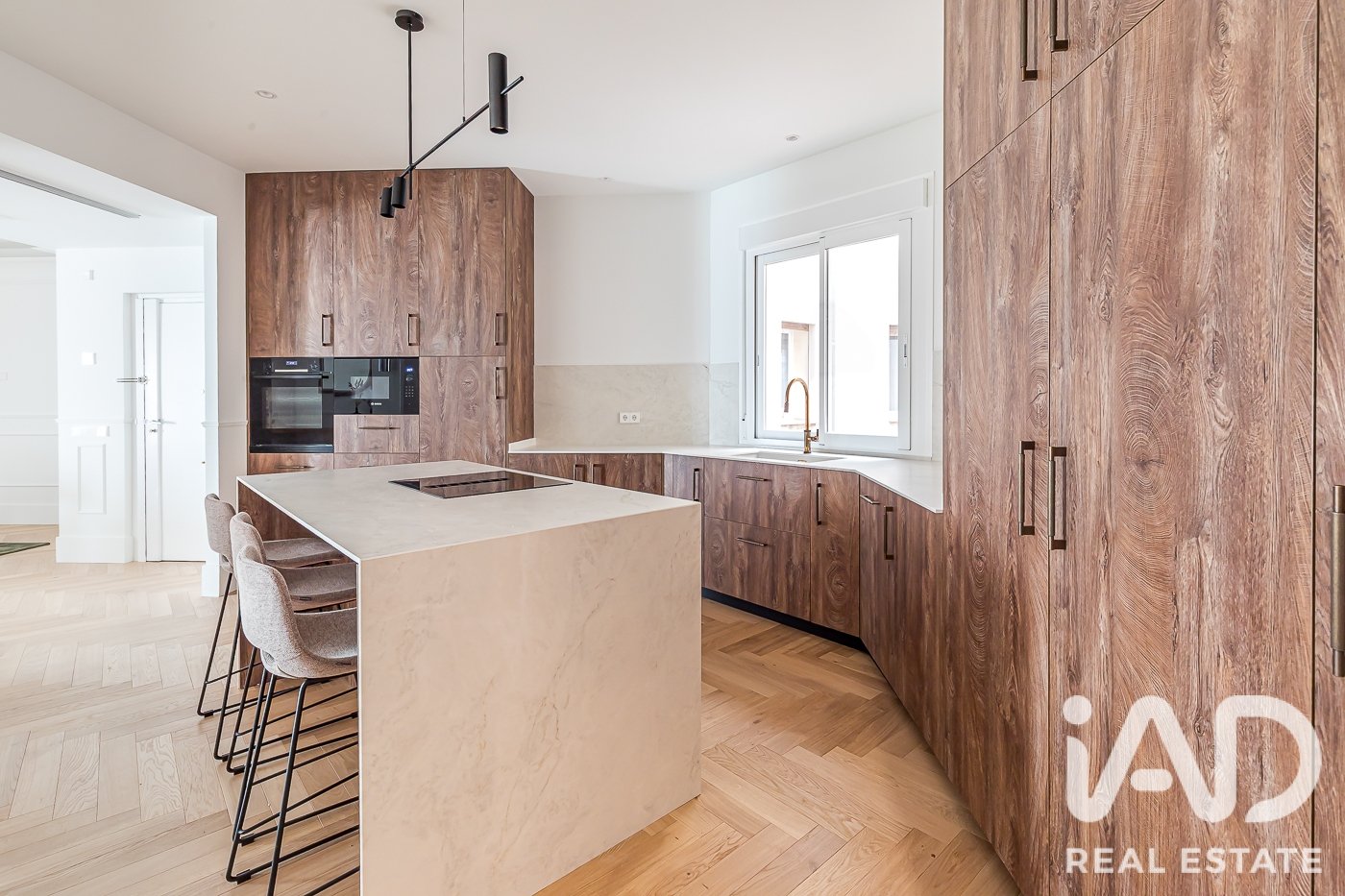 Huoneisto Madrid, Espanja 5 makuuhuonetta, 287 m2 No. 188075