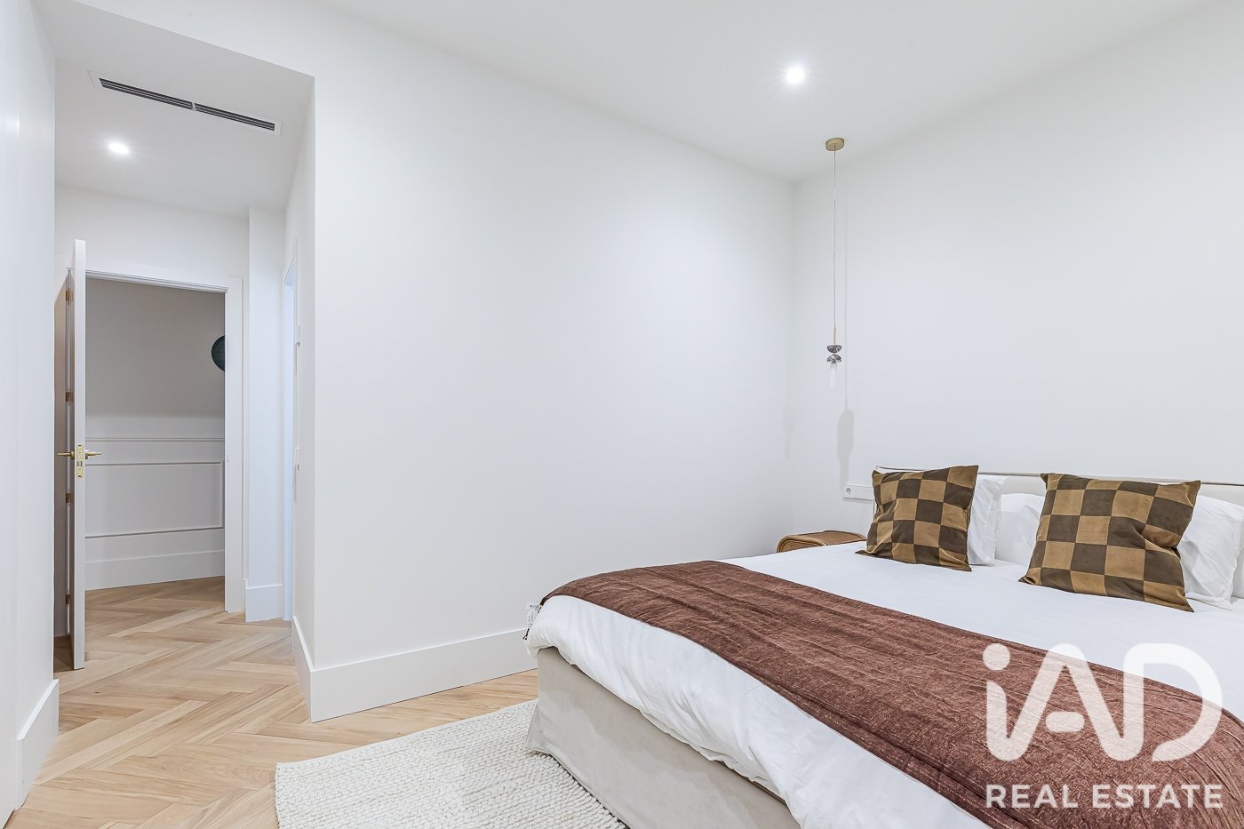 Huoneisto Madrid, Espanja 5 makuuhuonetta, 287 m2 No. 188075
