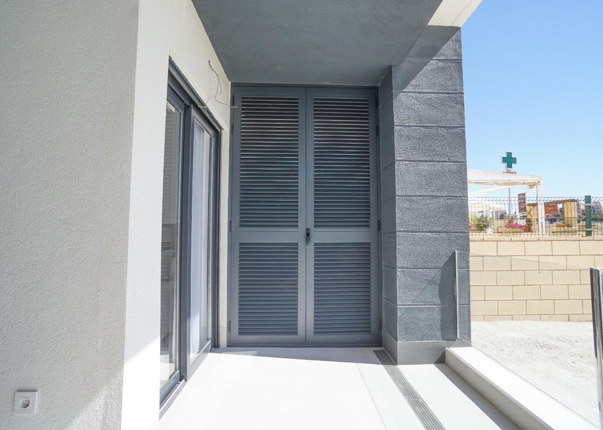 Dzīvoklis Torrevieja, Alicante, Spānijā 2 istabas, 65 m2 Nr. 103342