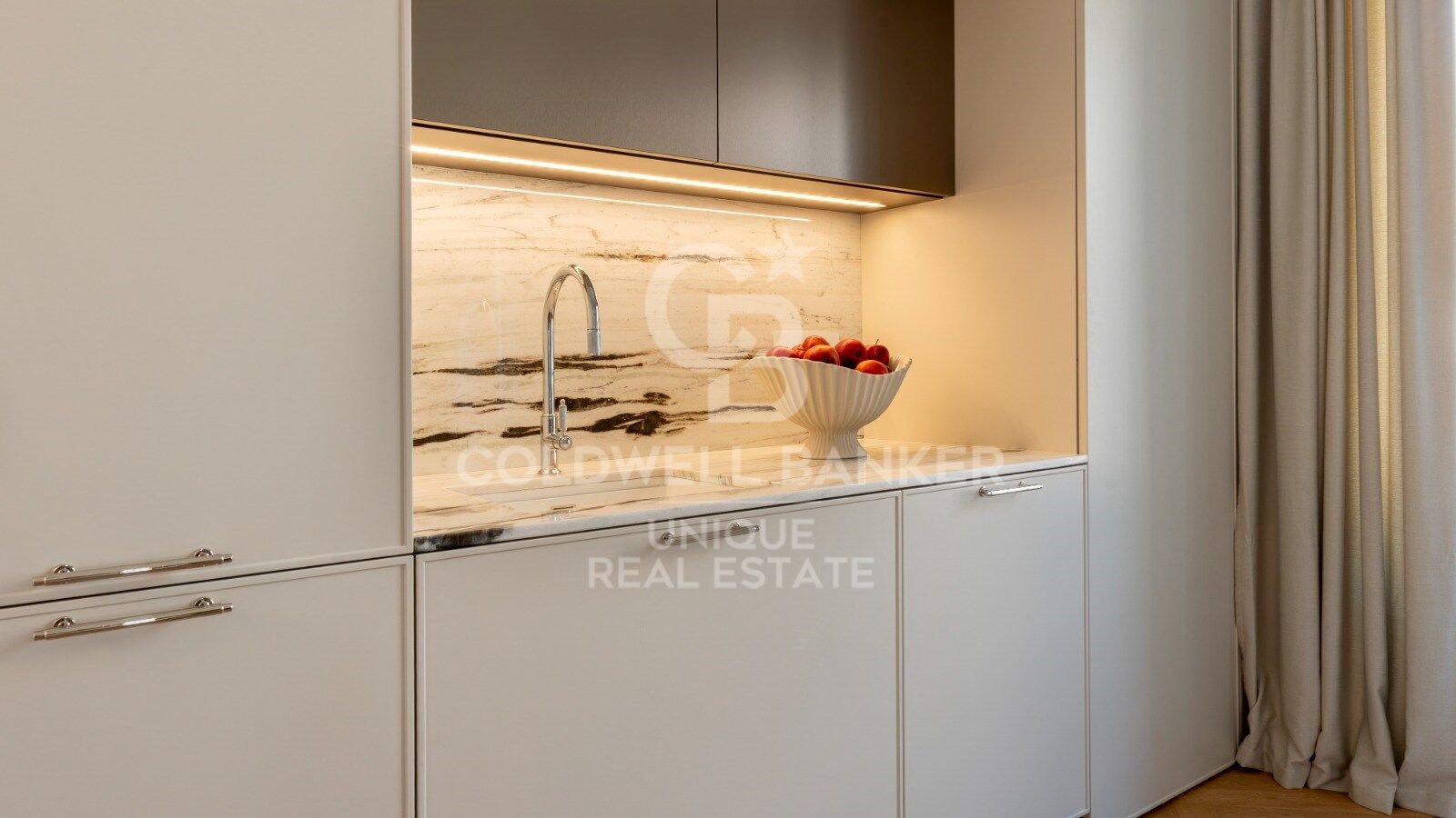 Apartament w Madrid, Hiszpania 3 sypialnie, 199 mkw. nr 157128
