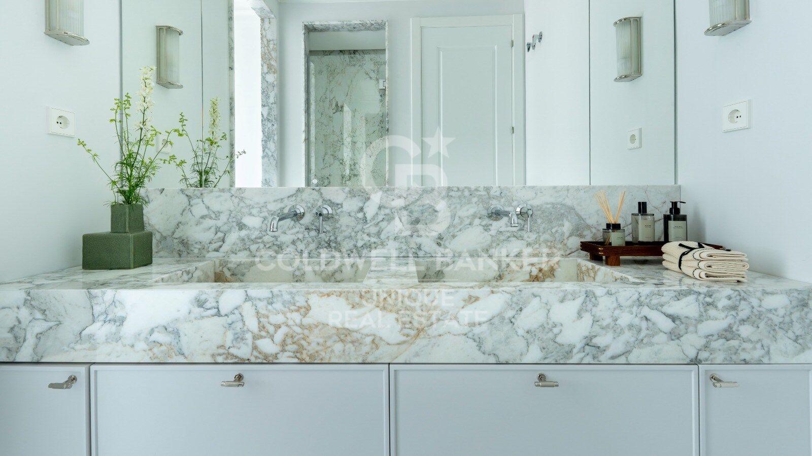 Apartament w Madrid, Hiszpania 3 sypialnie, 199 mkw. nr 157128