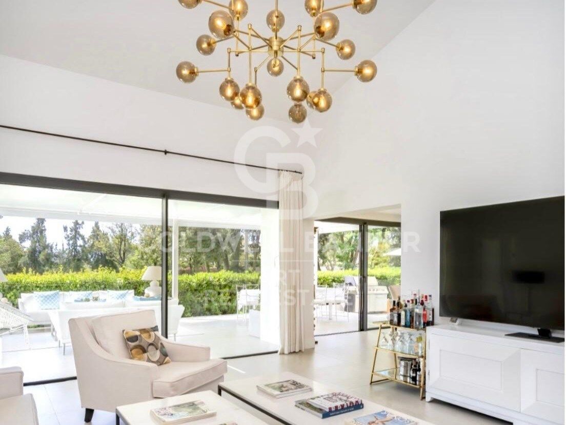 Townhouse in Marbella, Malaga, Spain 4 bedrooms, 635 sq.m. No. 157131