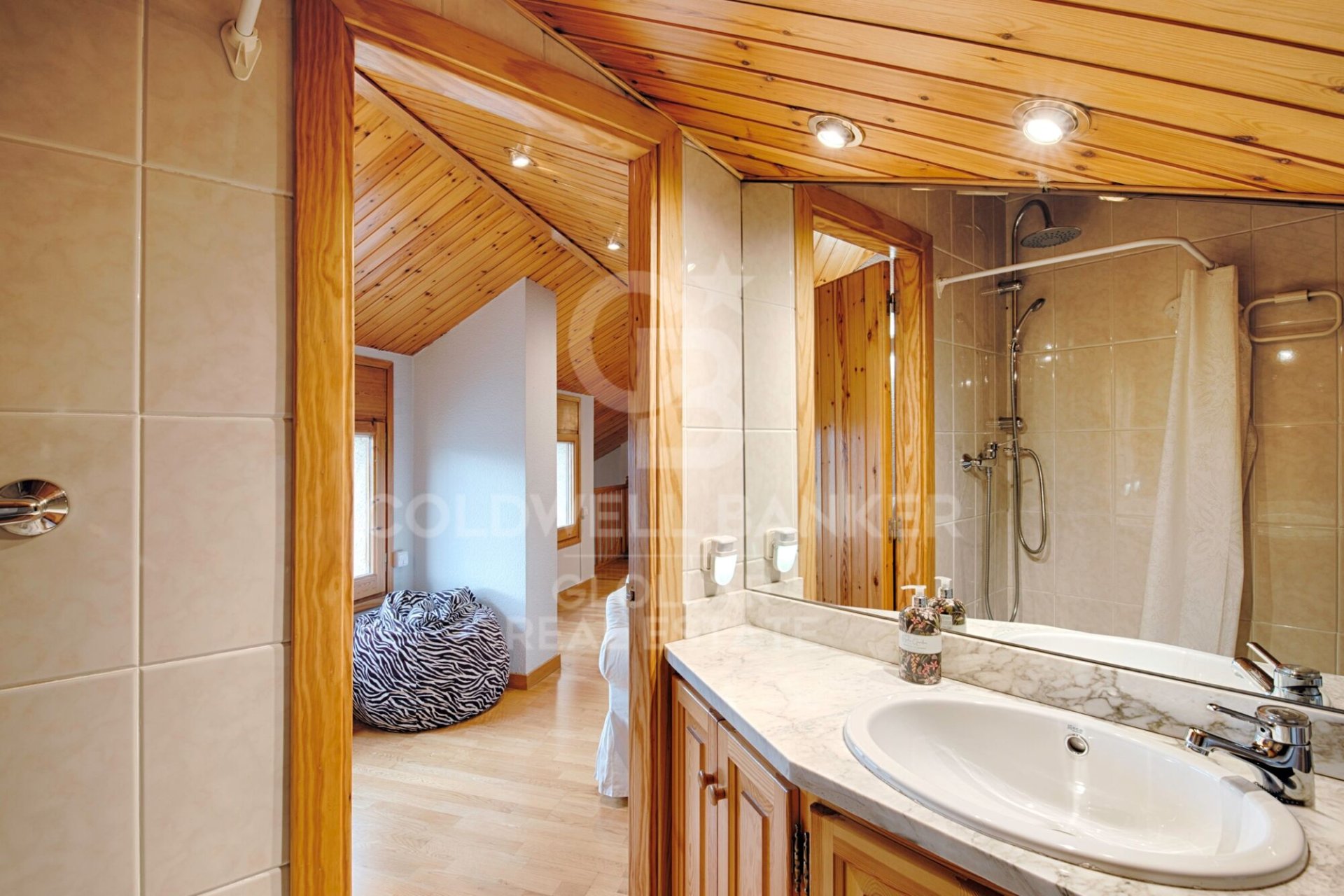 Talo Girona, Espanja 4 makuuhuonetta, 117 m2 No. 157132