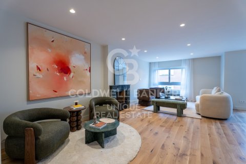 Apartament w Madrid, Hiszpania 3 sypialnie, 278 mkw. nr 157126