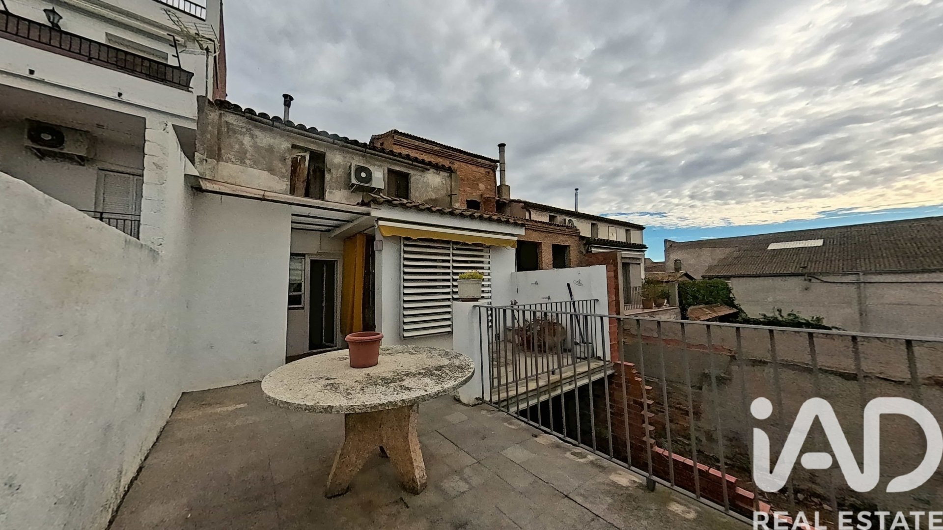 Townhouse in Bellcaire d'Urgell, Lleida, Spain 5 bedrooms, 310 sq.m. No. 184838