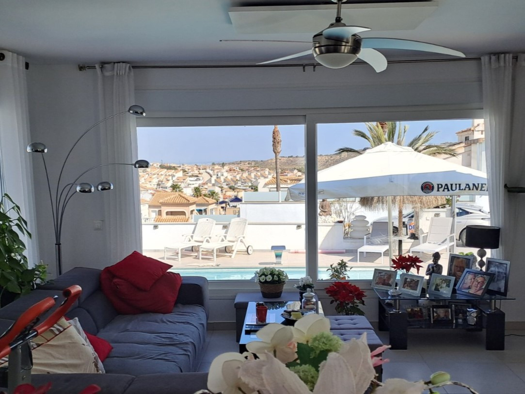 Villa a Ciudad Quesada, Alicante, Spagna 4 camere da letto, 260 mq. N° 192301