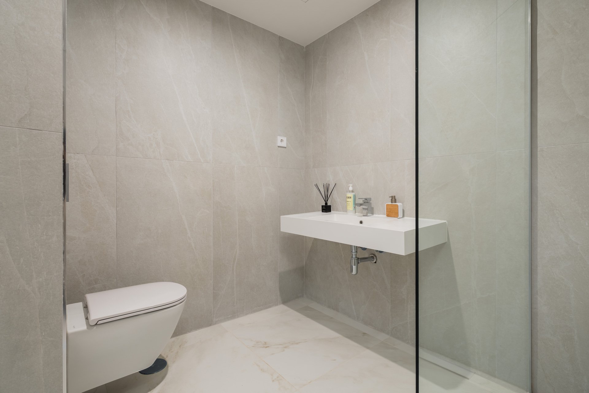 Apartament w Estepona, Malaga, Hiszpania 3 sypialnie, 274 mkw. nr 136147