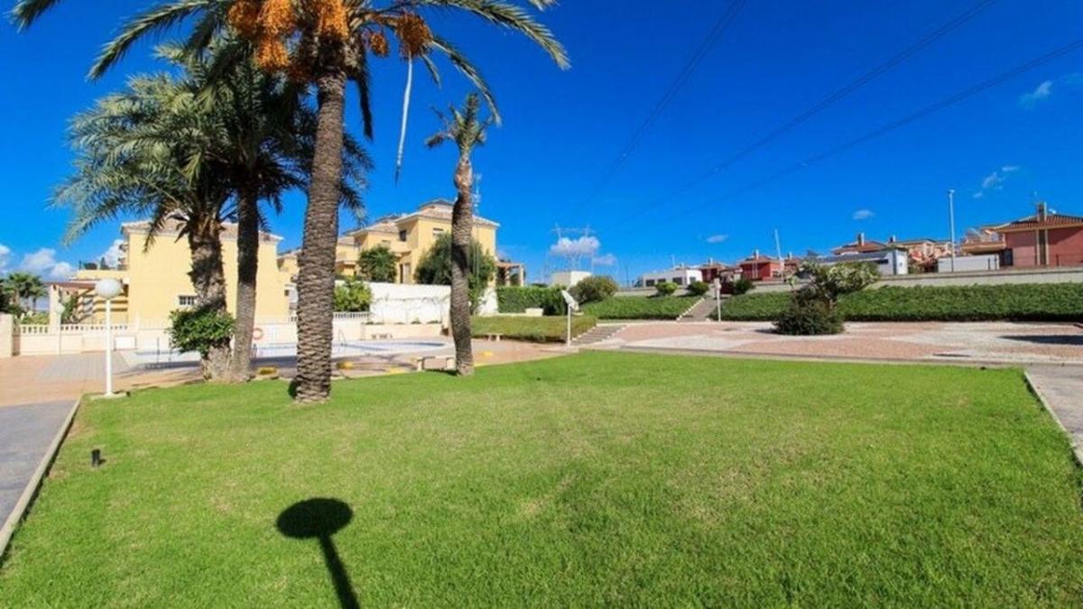 Villa i Algorfa, Alicante, Spanien 5 sovrum, 172 kvm. Nr. 148975