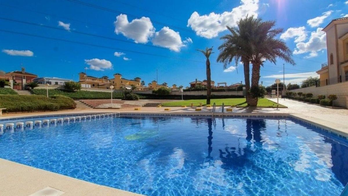 Villa i Algorfa, Alicante, Spanien 5 sovrum, 172 kvm. Nr. 148975