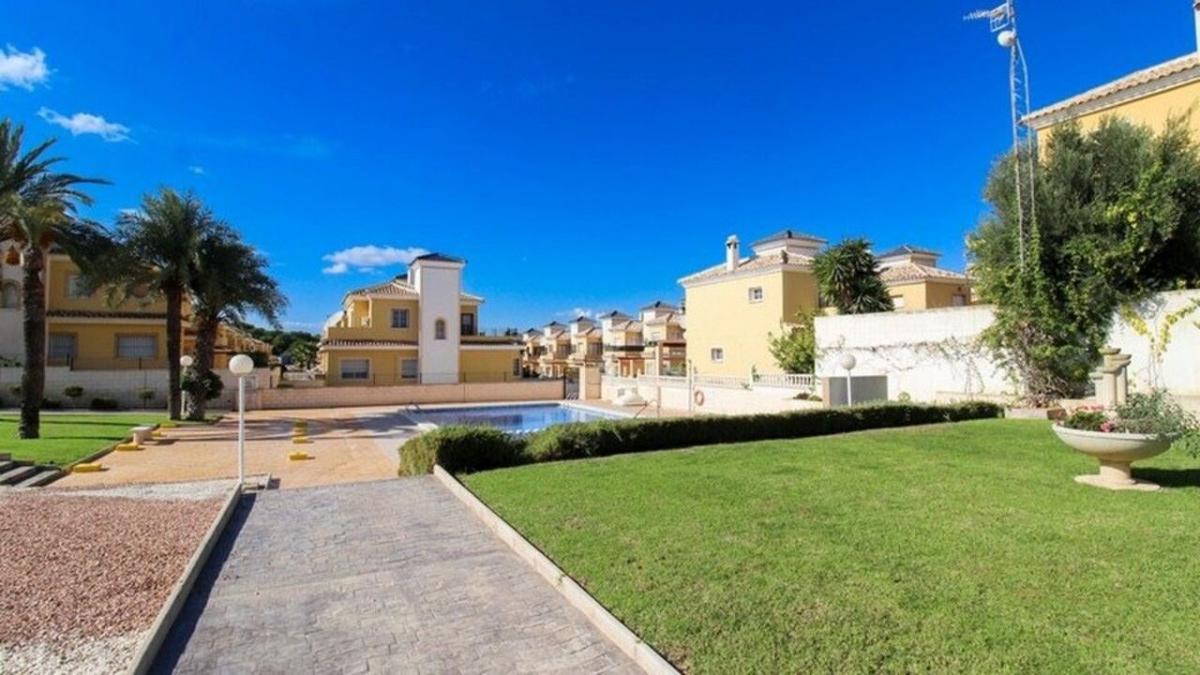 Villa i Algorfa, Alicante, Spanien 5 sovrum, 172 kvm. Nr. 148975