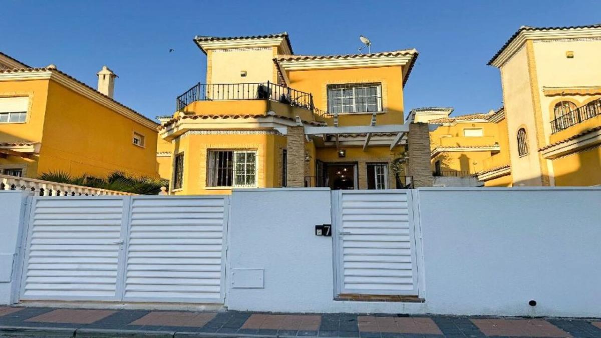 Villa i Algorfa, Alicante, Spanien 5 sovrum, 172 kvm. Nr. 148975