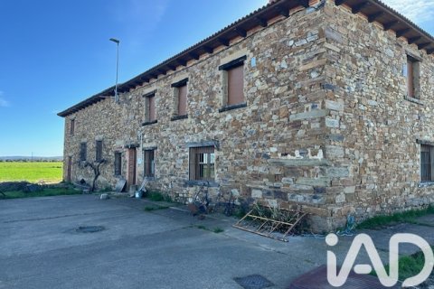 Hus i Destriana, Leon, Spanien 7 sovrum, 350 kvm. Nr. 172413