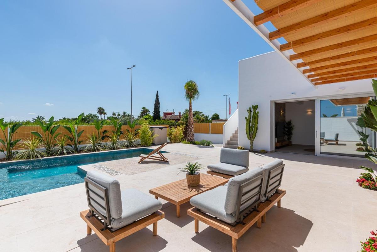 Villa en Benijófar, Alicante, España 3 dormitorios, 225 m2 No. 97263