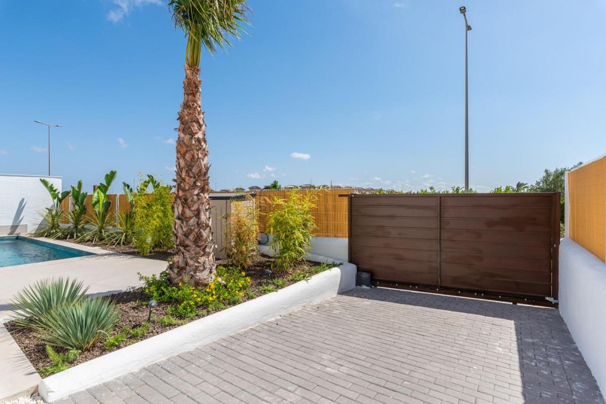 Villa en Benijófar, Alicante, España 3 dormitorios, 225 m2 No. 97263