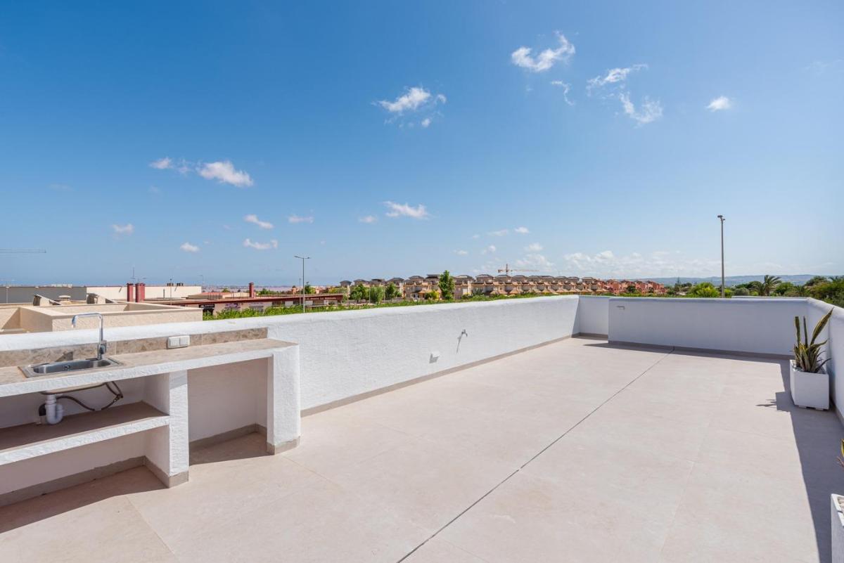 Villa en Benijófar, Alicante, España 3 dormitorios, 225 m2 No. 97263