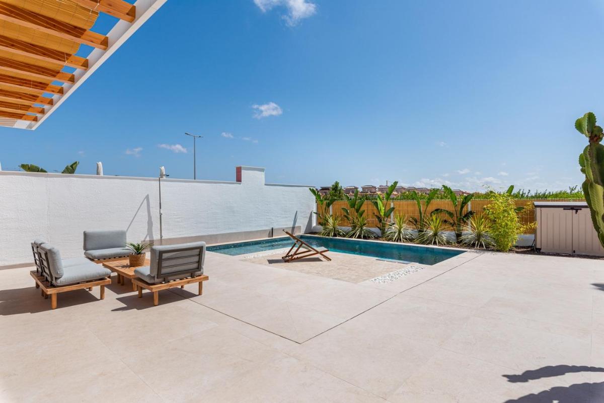 Villa en Benijófar, Alicante, España 3 dormitorios, 225 m2 No. 97263