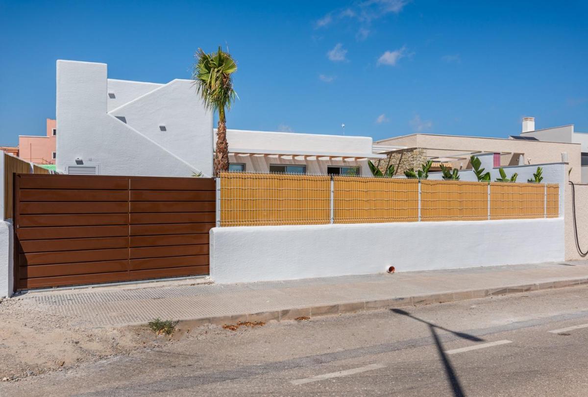 Villa en Benijófar, Alicante, España 3 dormitorios, 225 m2 No. 97263