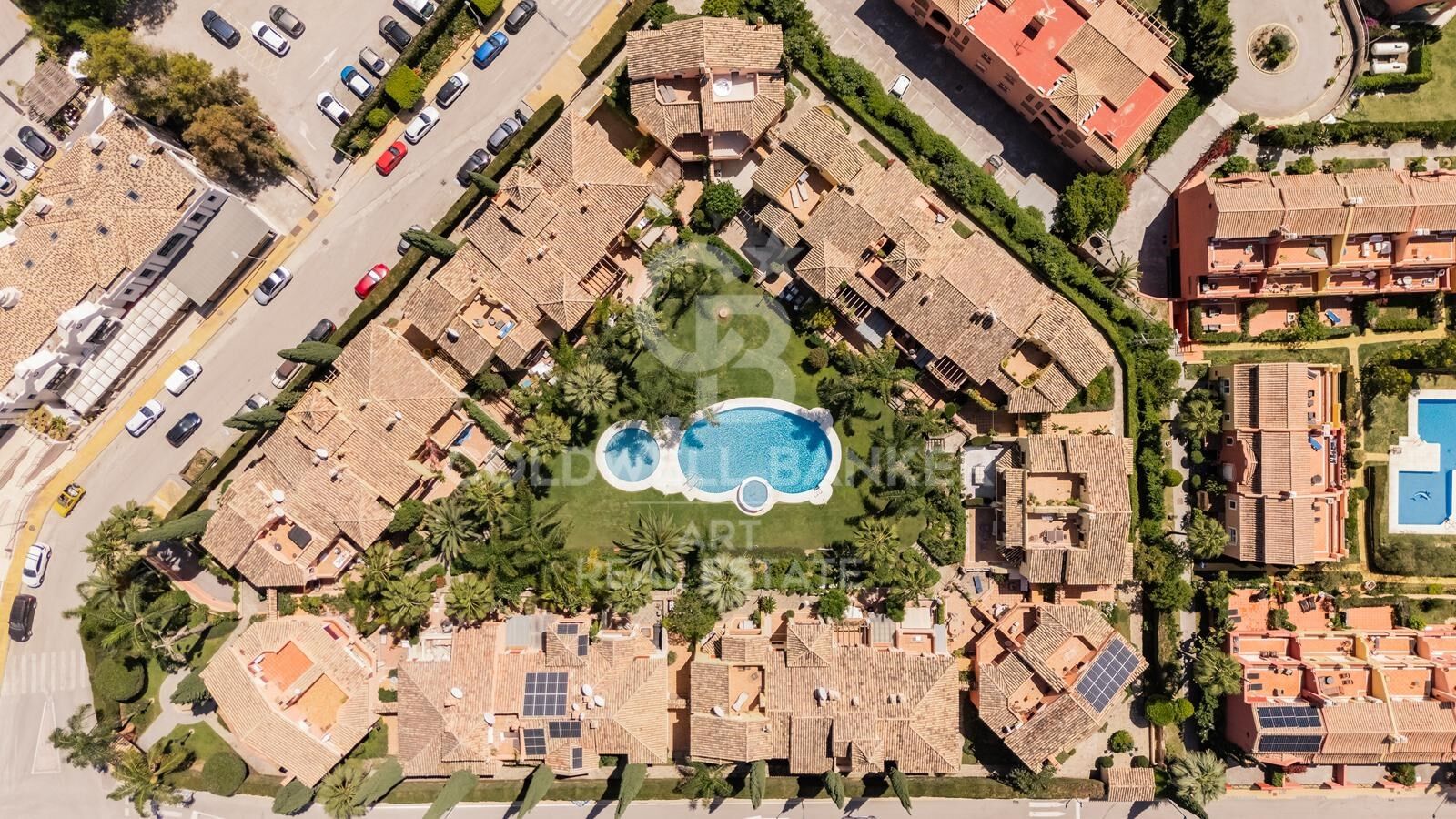 Hus i Marbella, Malaga, Spanien 4 sovrum, 238 kvm. Nr. 158199