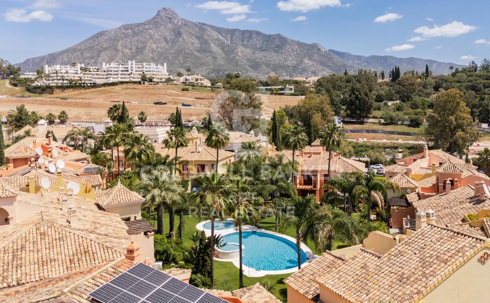Hus i Marbella, Malaga, Spanien 4 sovrum, 238 kvm. Nr. 158199