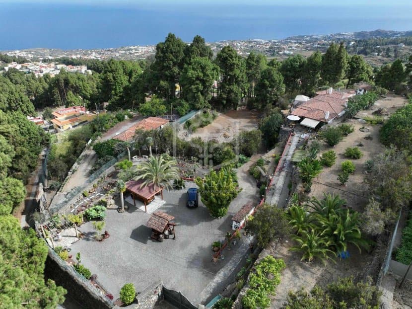 Villa in Icod de los Vinos, Tenerife, Spain 4 bedrooms, 276 sq.m. No. 147622