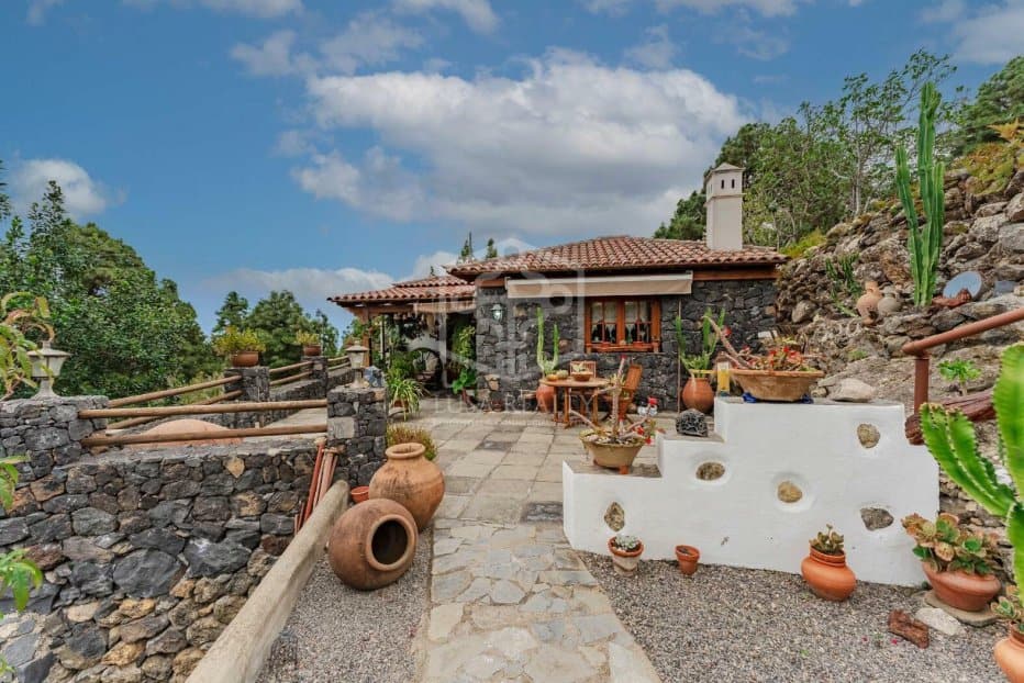 Villa in Icod de los Vinos, Tenerife, Spain 4 bedrooms, 276 sq.m. No. 147622