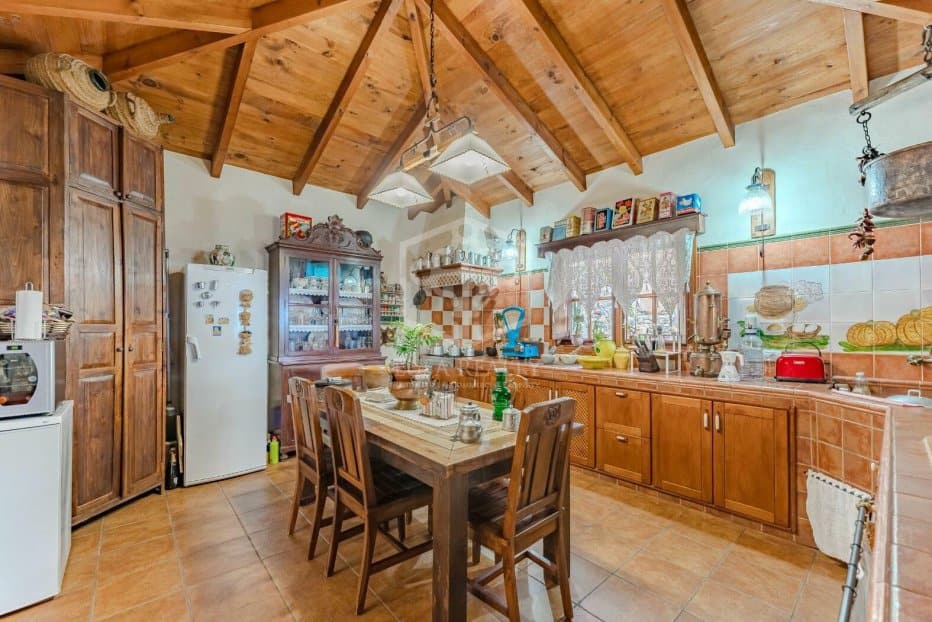 Villa in Icod de los Vinos, Tenerife, Spain 4 bedrooms, 276 sq.m. No. 147622