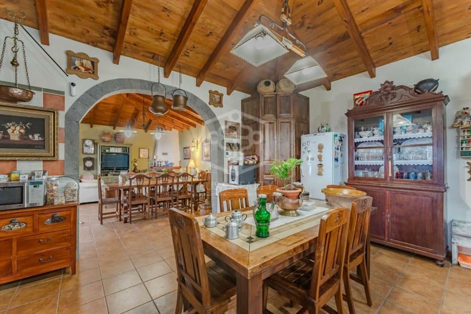 Villa in Icod de los Vinos, Tenerife, Spain 4 bedrooms, 276 sq.m. No. 147622