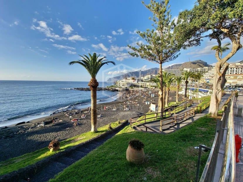 Propiedad comercial en Santiago del Teide, Tenerife, España 12 dormitorios, 492 m2 No. 147621