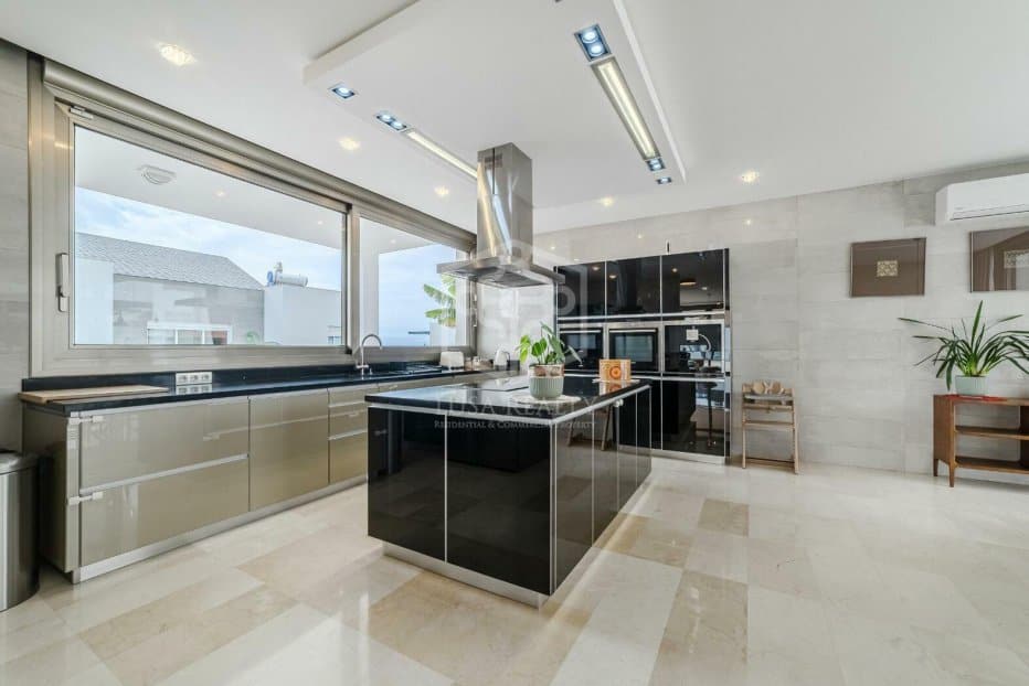 Villa Adeje, Tenerife, Spānijā 5 istabas, 450 m2 Nr. 147620
