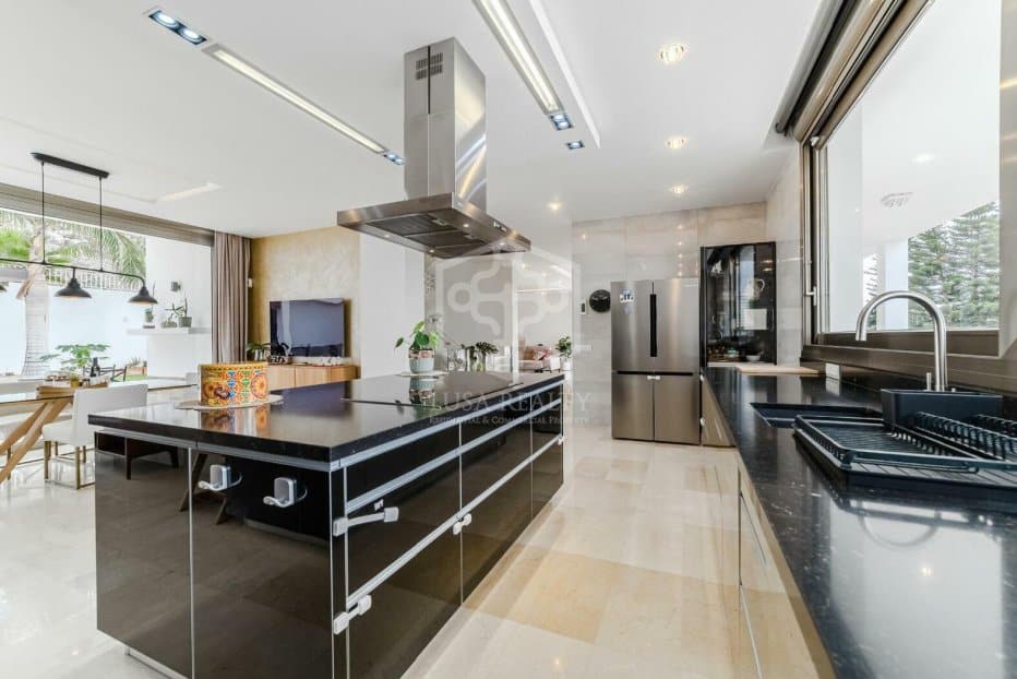 Villa Adeje, Tenerife, Spānijā 5 istabas, 450 m2 Nr. 147620
