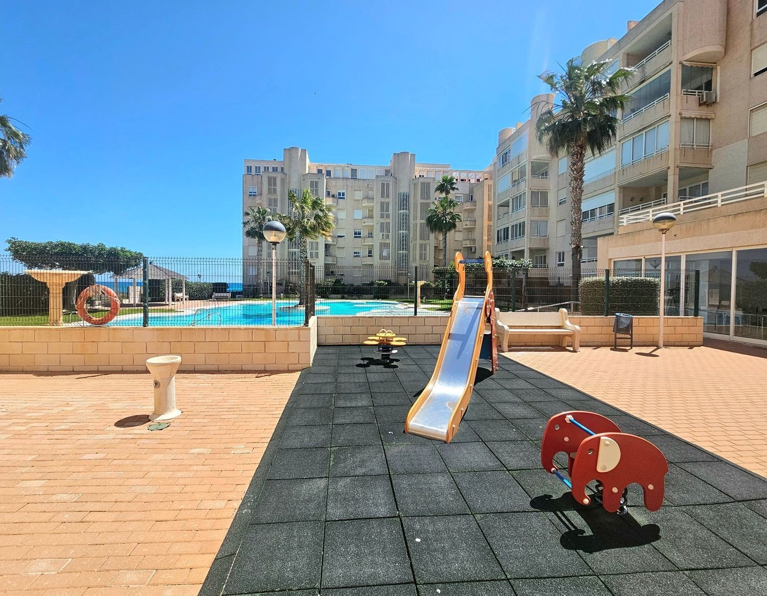 Apartamento en El Campello, Alicante, España 3 dormitorios, 97 m2 No. 194832